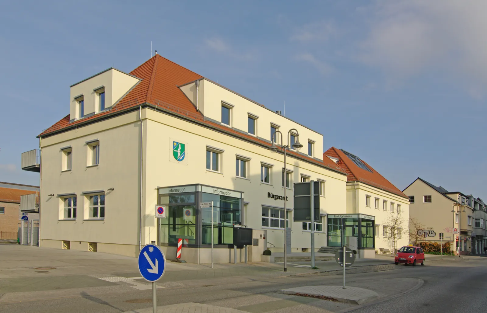 Exterior view of the Falkensee citizens' office, street side
